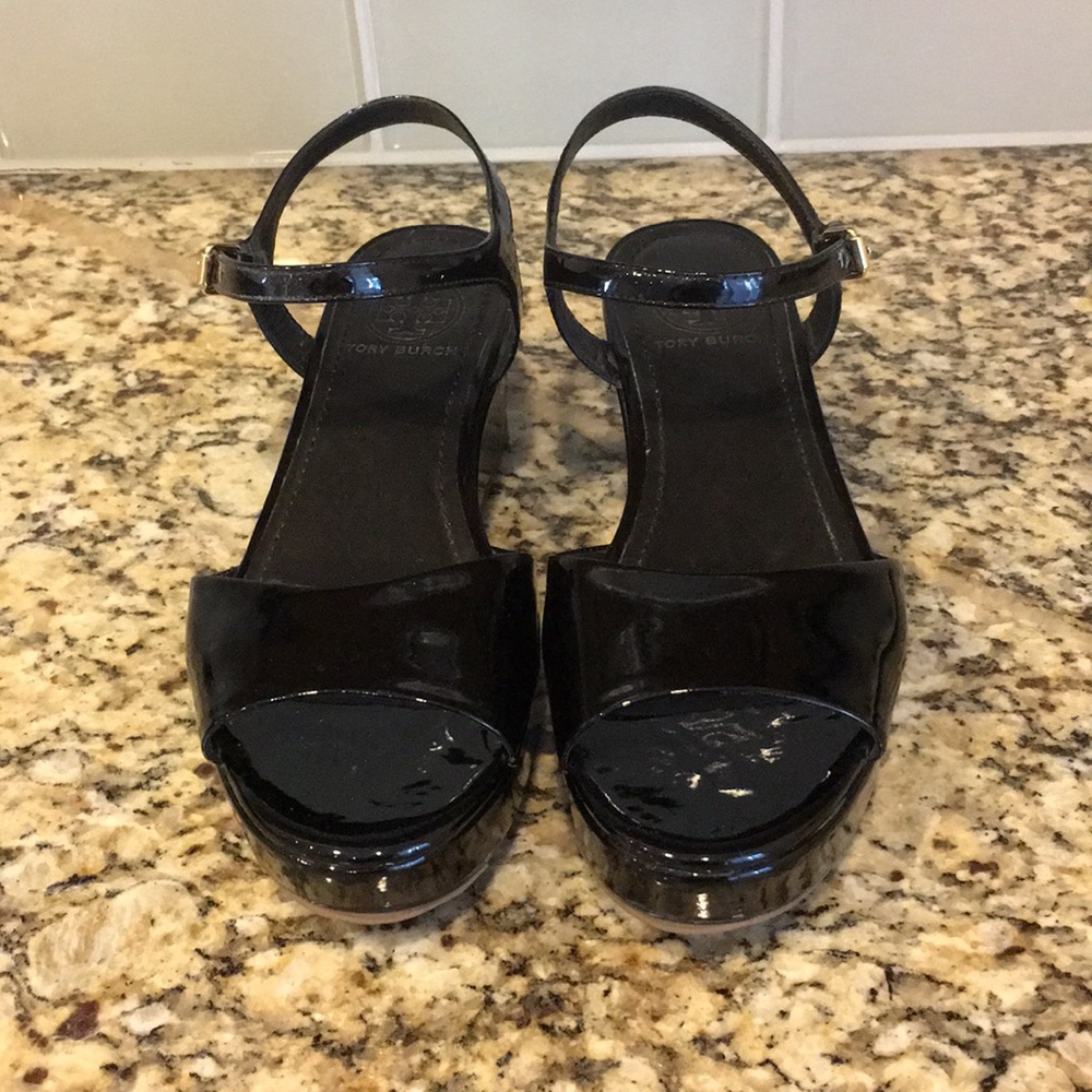 Tory Burch - Black patent platform sandal - size 7
